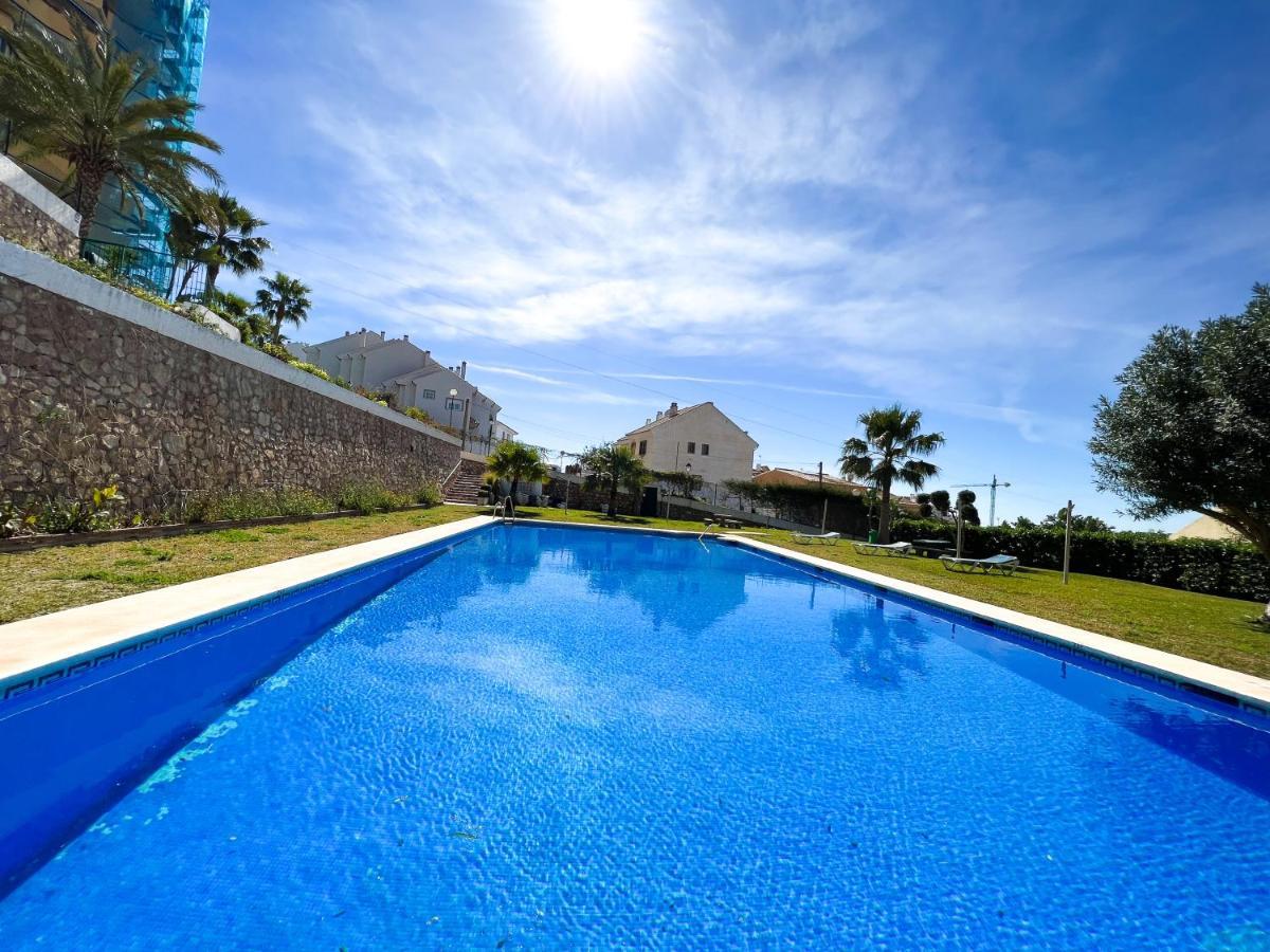 Apartamento A 900 M De La Playa Y Con Vistas Al Mar En 푸엔히롤라 외부 사진