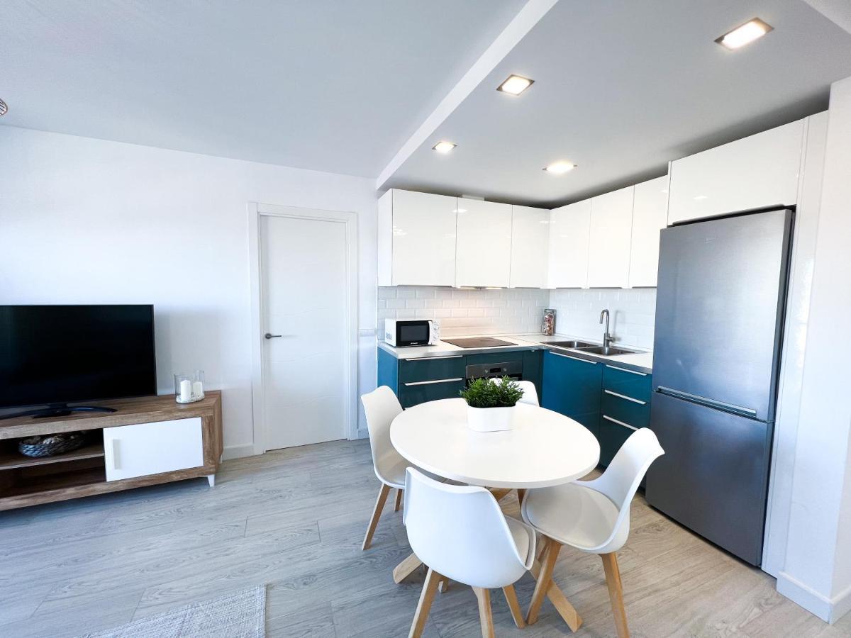 Apartamento A 900 M De La Playa Y Con Vistas Al Mar En 푸엔히롤라 외부 사진