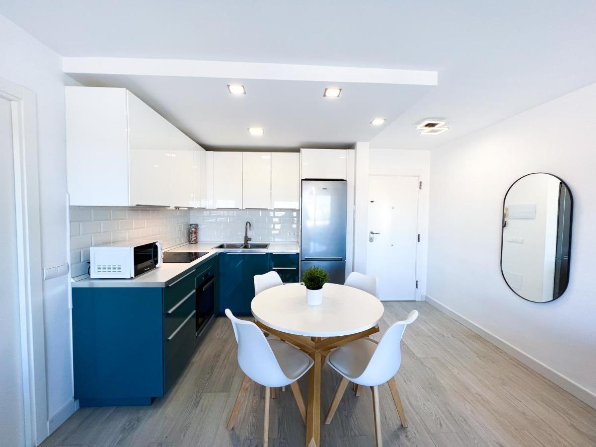 Apartamento A 900 M De La Playa Y Con Vistas Al Mar En 푸엔히롤라 외부 사진