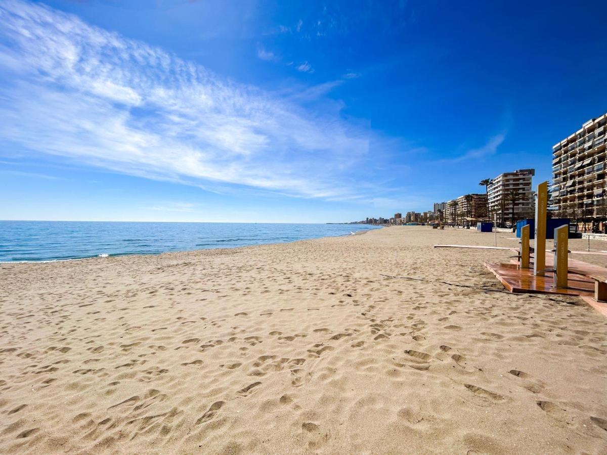 Apartamento A 900 M De La Playa Y Con Vistas Al Mar En 푸엔히롤라 외부 사진