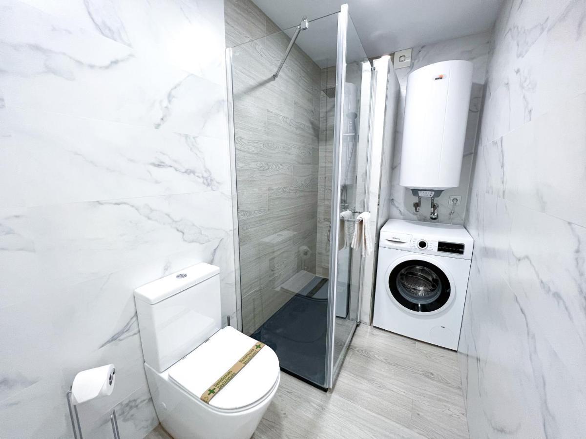 Apartamento A 900 M De La Playa Y Con Vistas Al Mar En 푸엔히롤라 외부 사진