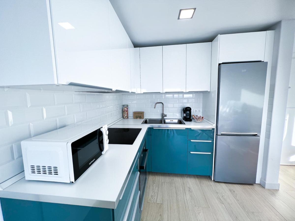 Apartamento A 900 M De La Playa Y Con Vistas Al Mar En 푸엔히롤라 외부 사진