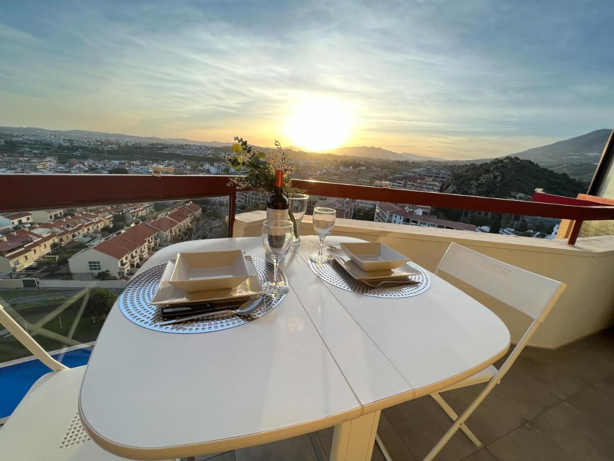 Apartamento A 900 M De La Playa Y Con Vistas Al Mar En 푸엔히롤라 외부 사진