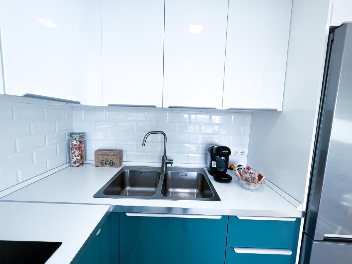 Apartamento A 900 M De La Playa Y Con Vistas Al Mar En 푸엔히롤라 외부 사진