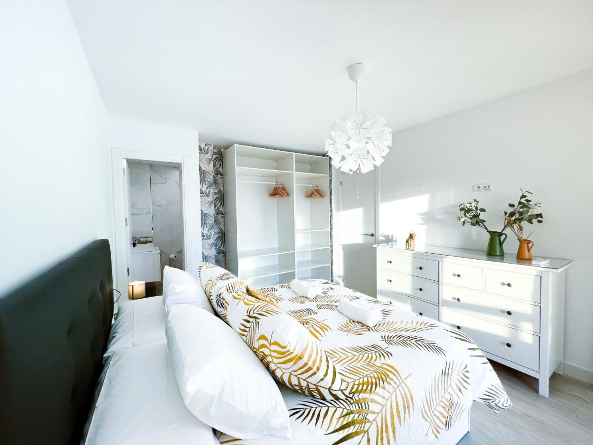 Apartamento A 900 M De La Playa Y Con Vistas Al Mar En 푸엔히롤라 외부 사진