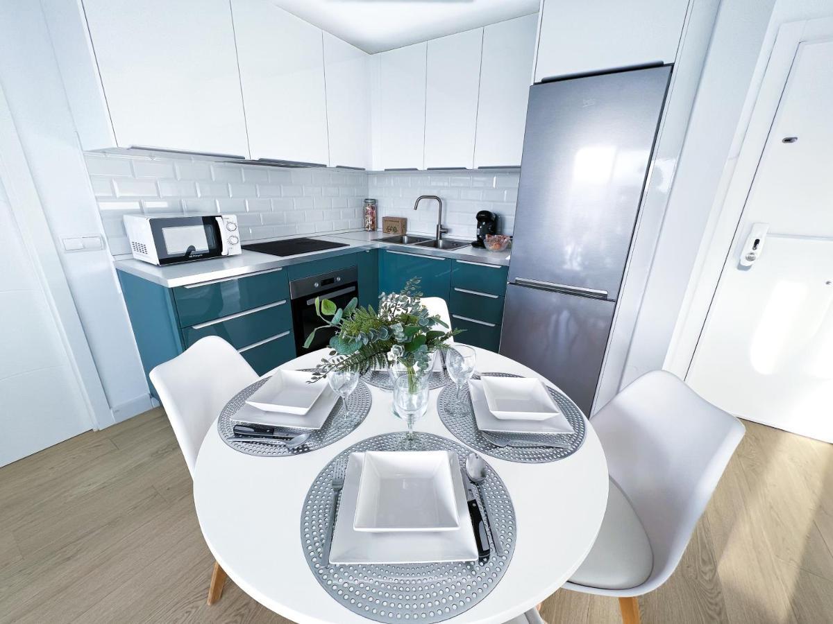 Apartamento A 900 M De La Playa Y Con Vistas Al Mar En 푸엔히롤라 외부 사진