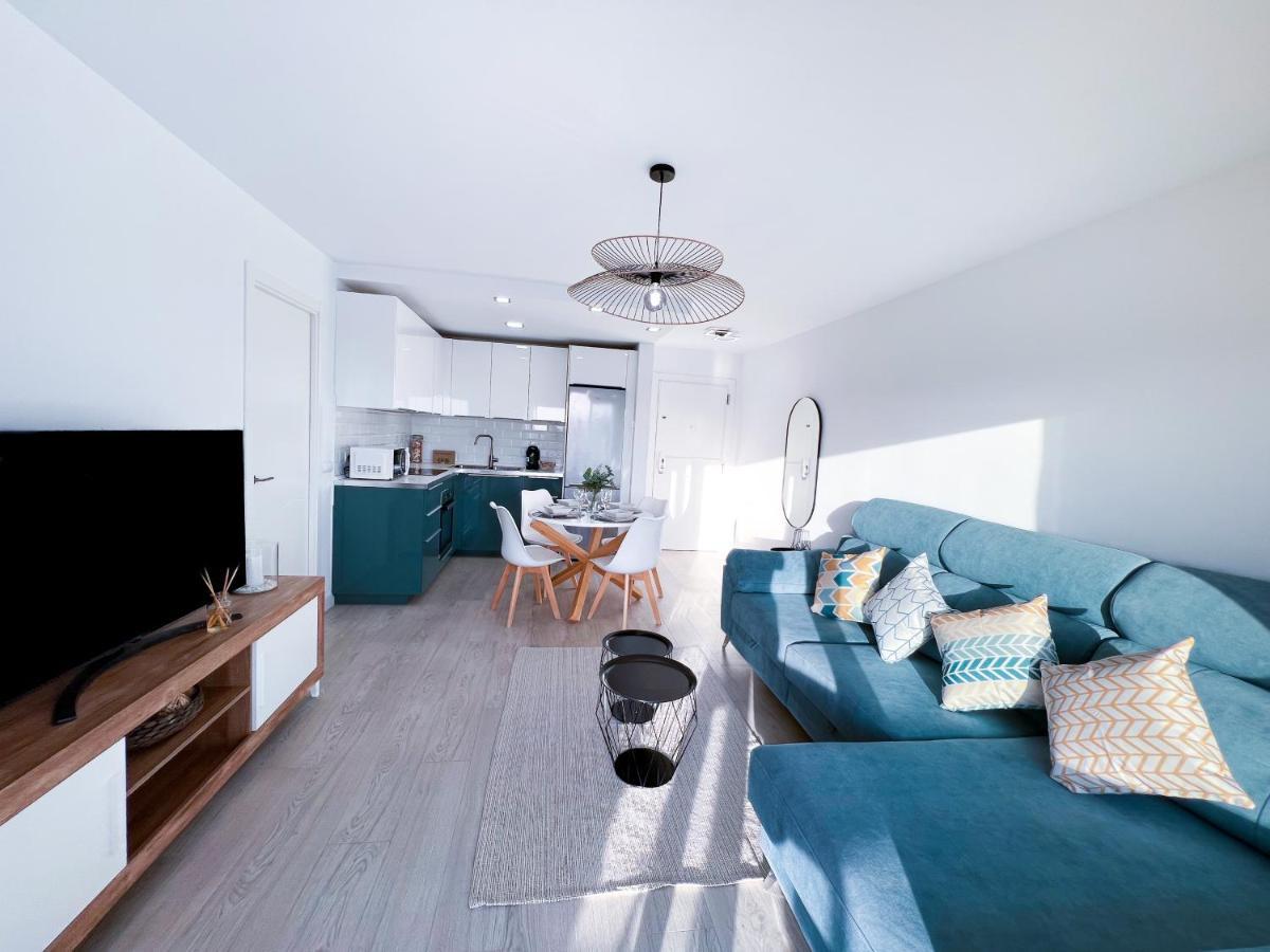 Apartamento A 900 M De La Playa Y Con Vistas Al Mar En 푸엔히롤라 외부 사진