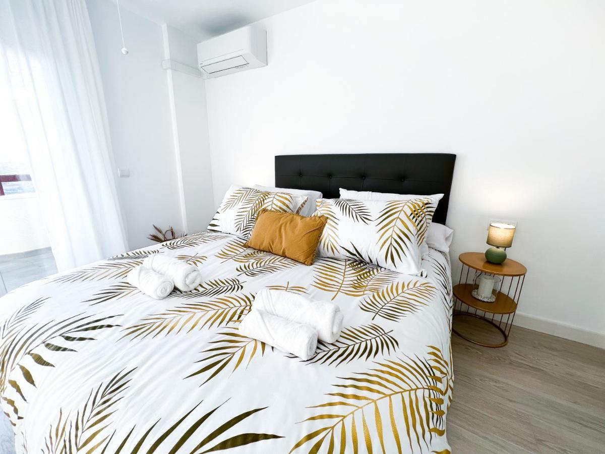 Apartamento A 900 M De La Playa Y Con Vistas Al Mar En 푸엔히롤라 외부 사진